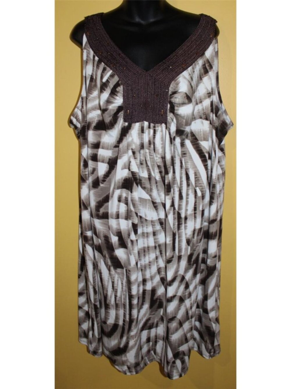 Dana Buchman Woman 3x Sleeveless Crochet Neckline Dress Brown Cream